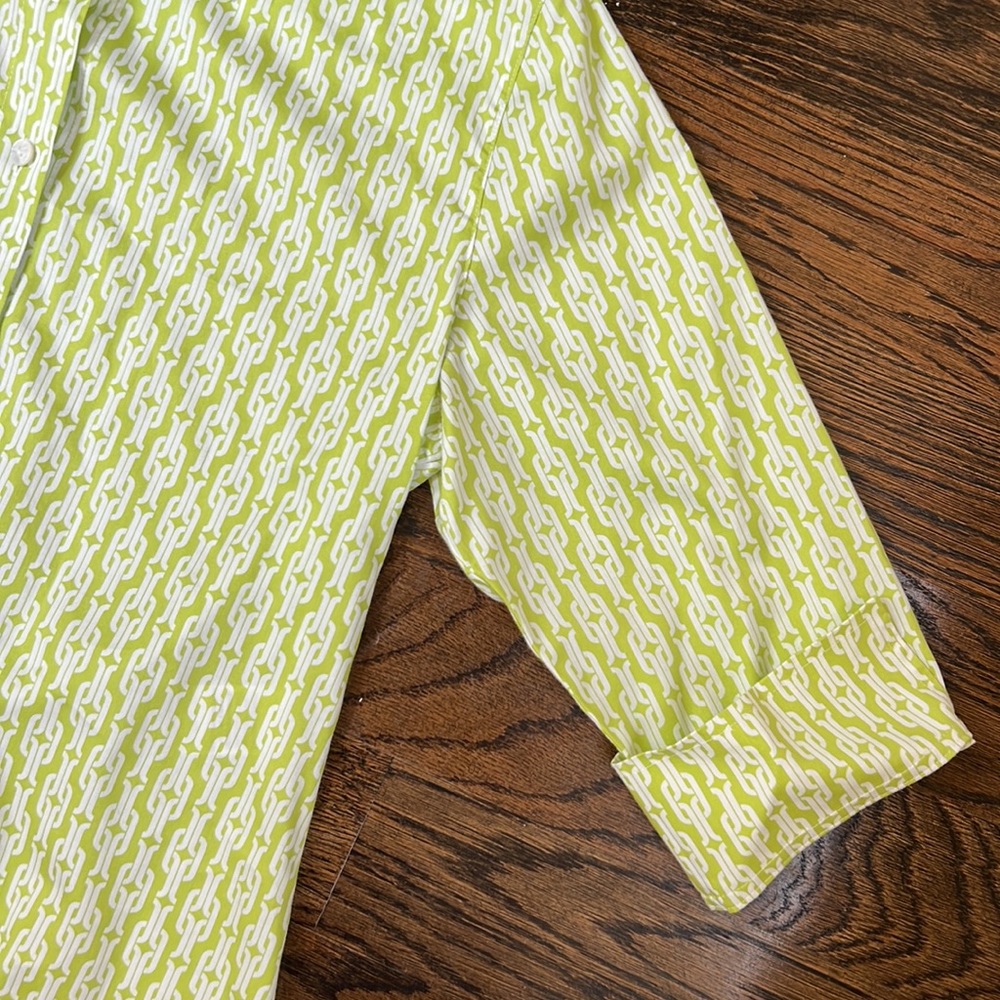 Foxcroft Button Down Size 8 - image 4